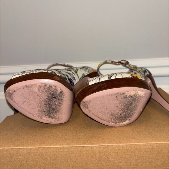 Used Gucci Flora Print Canvas Pump - Picture 7 of 8